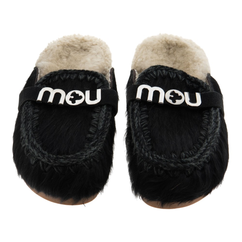 Zuecos pelo invierno Mou negros con logo metálico foto 2