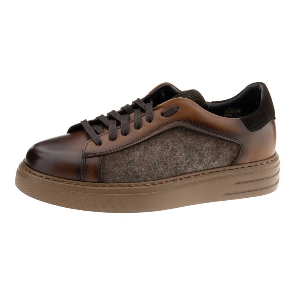 Zapatillas casual hombre marrones de piel Calce | Carrilé foto 3